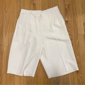 Aritzia Effortless Short Knee